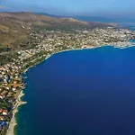 Nice Apartment In Seget Donji With House Sea View Apartmán