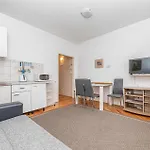 Nice Apartment In Seget Donji With House Sea View Apartmán Trogir