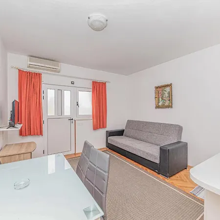 Appartamento In Seget Donji With House Sea View