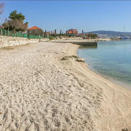 Apartmán Nice Apartment In Seget Donji With House Sea View Trogir