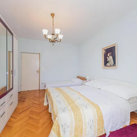 Nice Apartment In Seget Donji With House Sea View Apartmán *